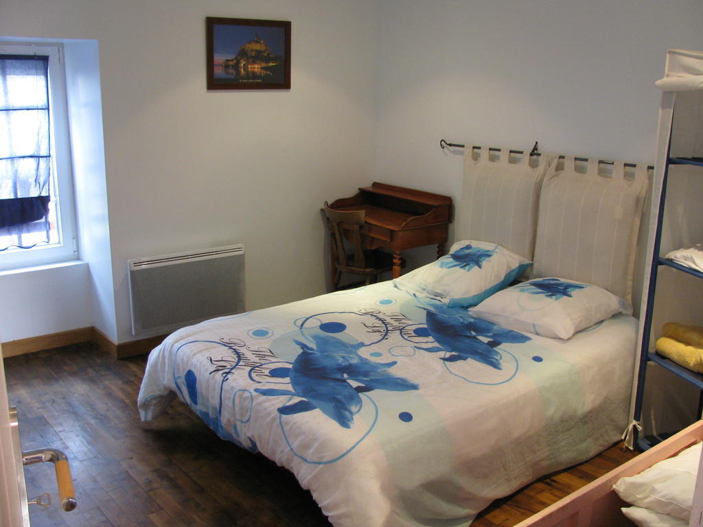 Gite Aristide Mont Saint Michel Sacey Room photo